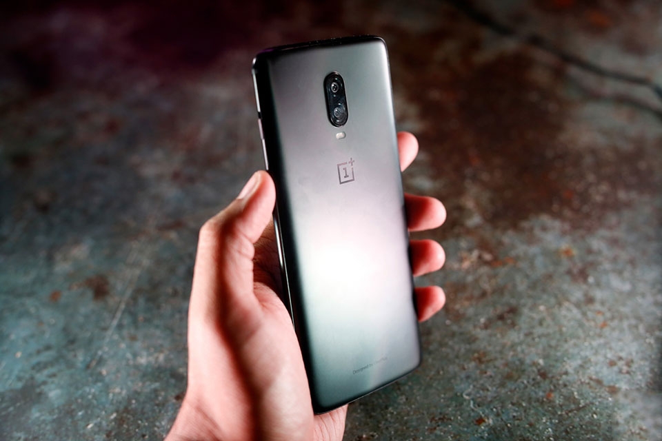 Trên tay OnePlus 6T Trên tay OnePlus 6T