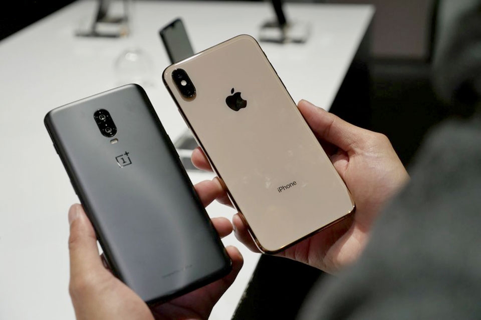 OnePlus 6T vs iPhone XS Max