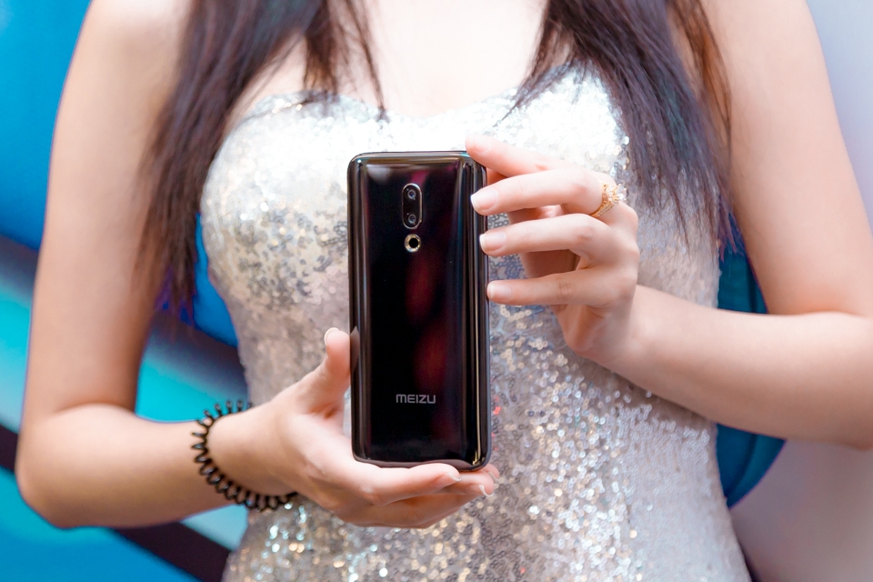 Meizu 16 01