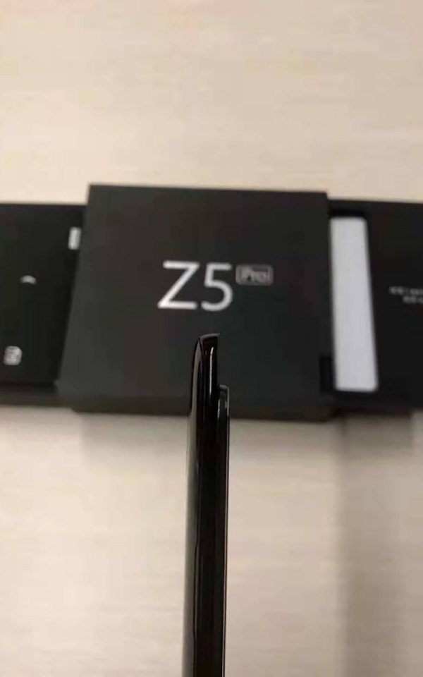 Lenovo Z5 Pro lộ ảnh thực tế (ảnh 2) Lenovo Z5 Pro lộ ảnh thực tế (ảnh 2)