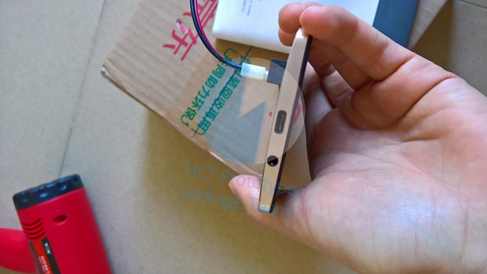 Rò rỉ ảnh nguyên mẫu Lumia 960 (ảnh 1) Rò rỉ ảnh nguyên mẫu Lumia 960 (ảnh 1)