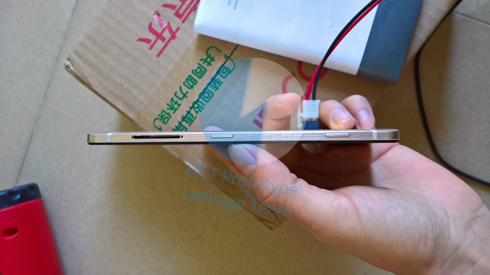 Rò rỉ ảnh nguyên mẫu Lumia 960 (ảnh 2) Rò rỉ ảnh nguyên mẫu Lumia 960 (ảnh 2)