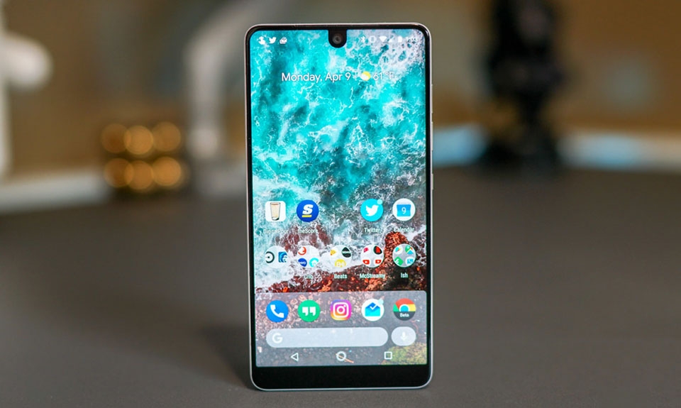 7 smartphone từ năm 2017 vẫn rất đáng mua