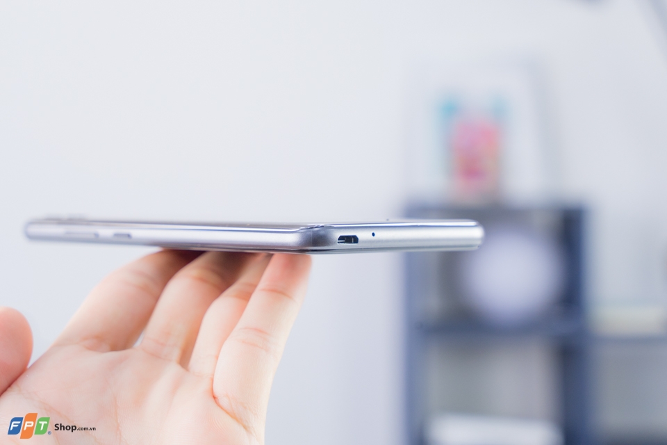 Trên tay Wiko View 2 Go 09