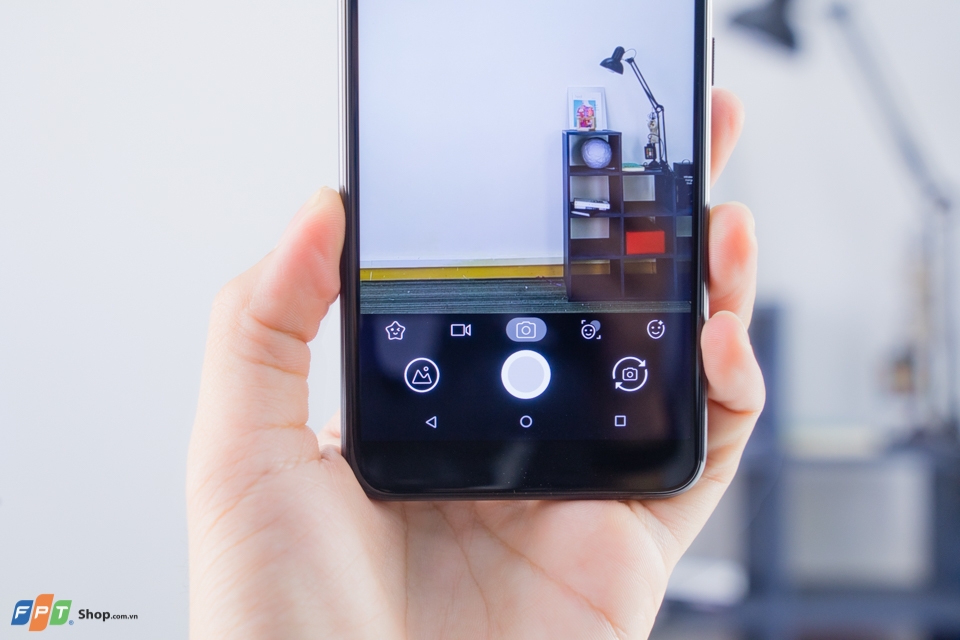 Trên tay Wiko View 2 Go 12