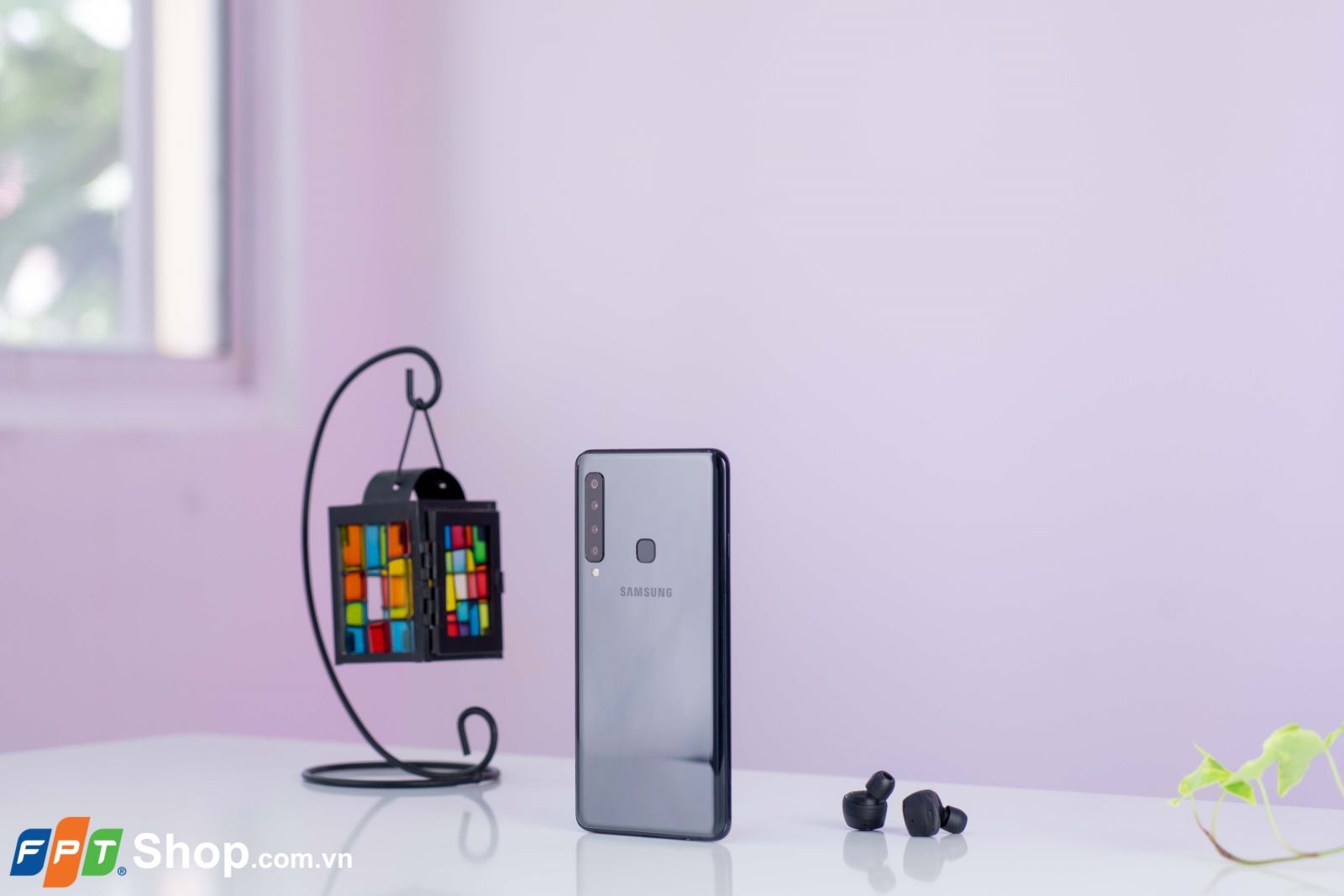 Chi tiết về Samsung Galaxy A9 (2018): Thiết kế như Note9, 4 camera mặt lưng, chip khỏe để chơi game