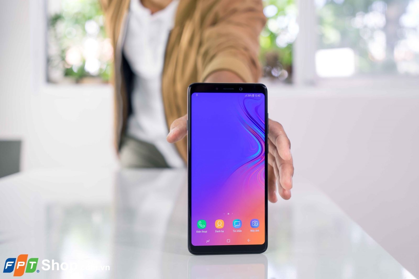 Chi tiết về Samsung Galaxy A9 (2018): Thiết kế như Note9, 4 camera mặt lưng, chip khỏe để chơi game