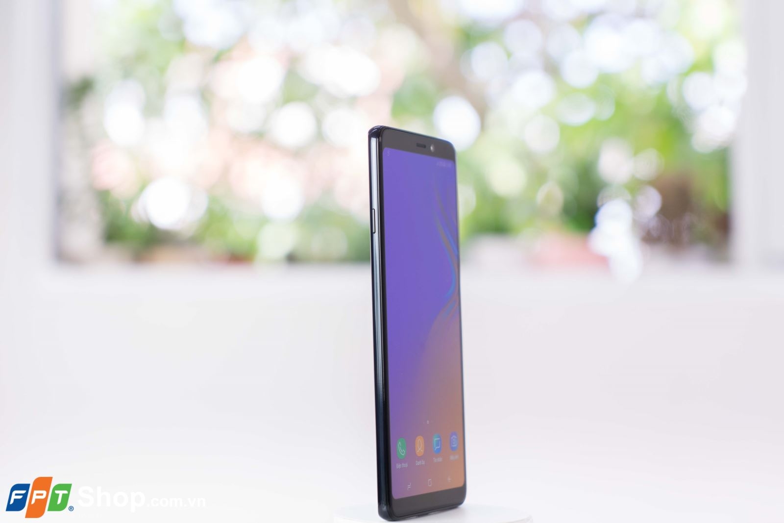 Chi tiết về Samsung Galaxy A9 (2018): Thiết kế như Note9, 4 camera mặt lưng, chip khỏe để chơi game