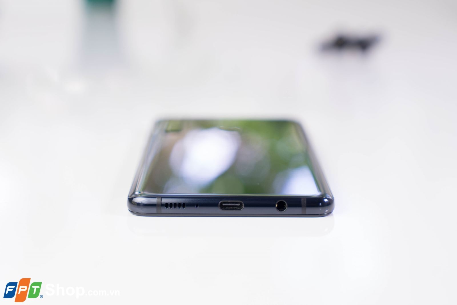 Chi tiết về Samsung Galaxy A9 (2018): Thiết kế như Note9, 4 camera mặt lưng, chip khỏe để chơi game