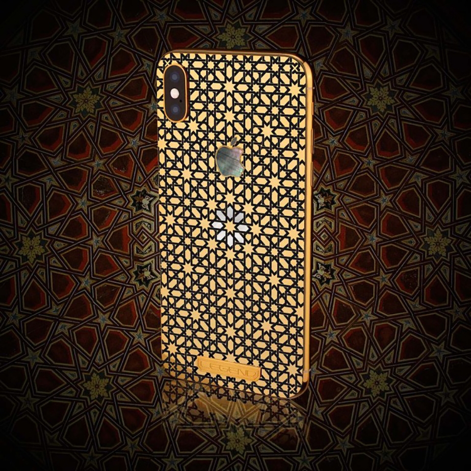 iPhone XS làm bằng da cá sấu và kim cương (ảnh 2)