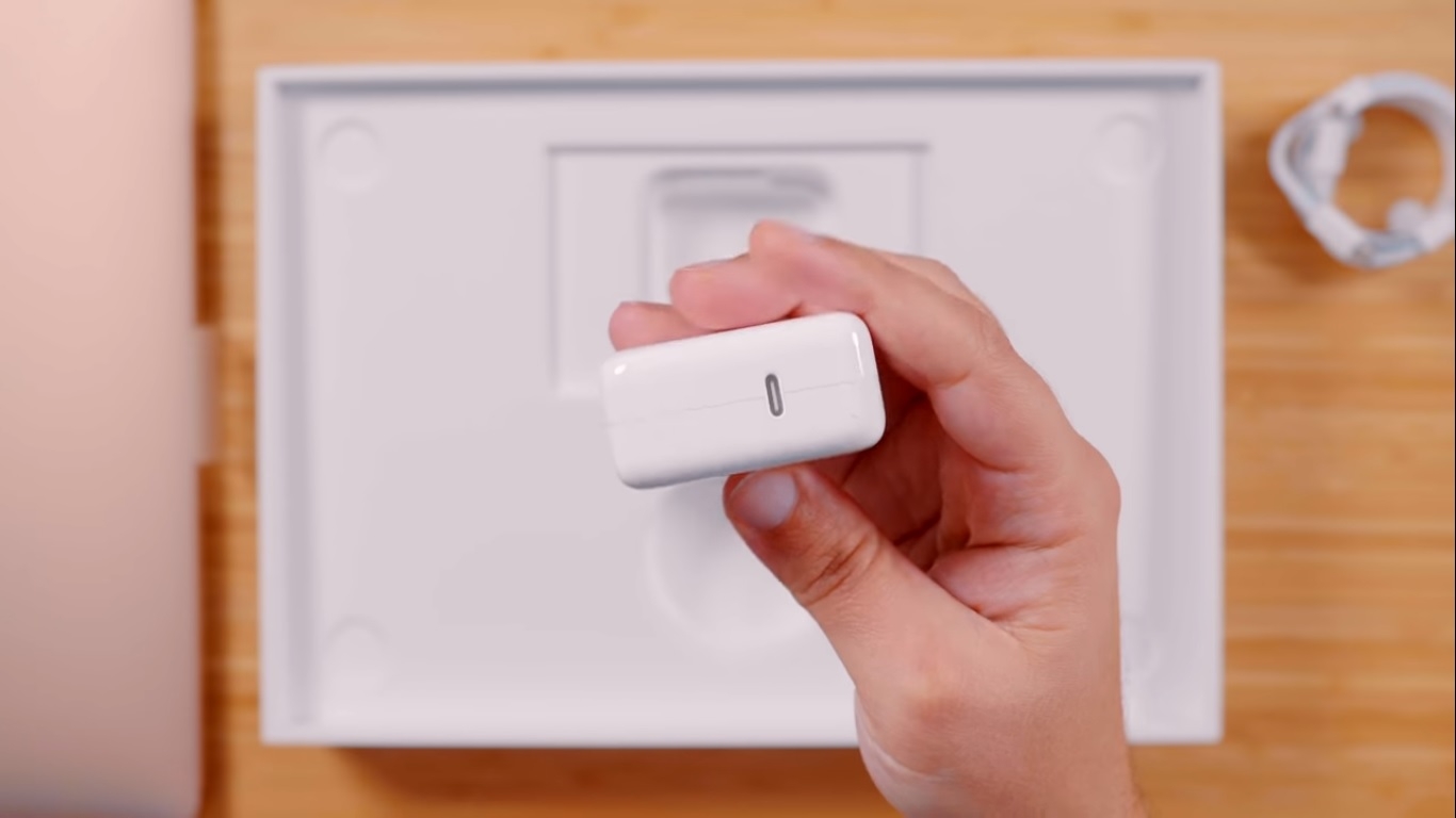 Mở hộp và trên tay MacBook Air 2018: Siêu mỏng, nhẹ và có Touch ID