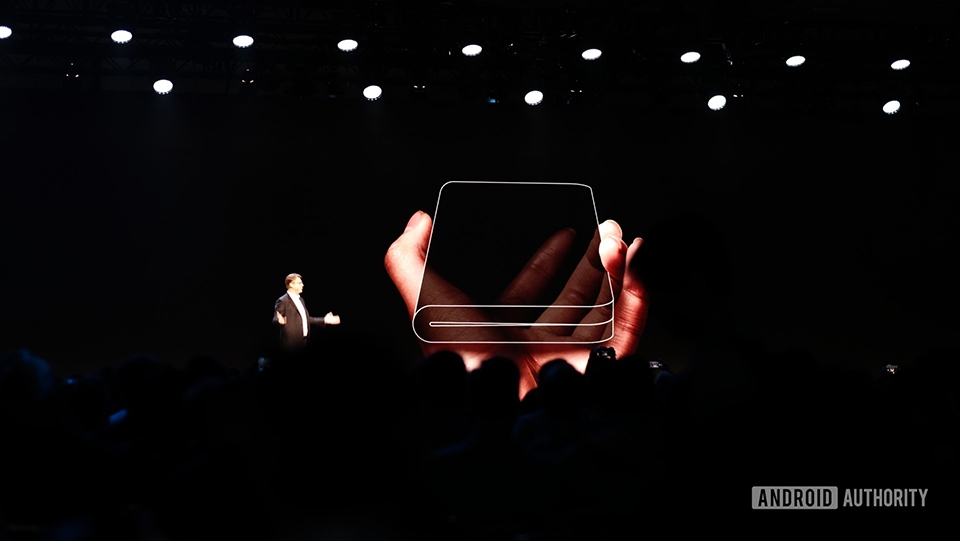 Smartphone màn hình gập của Samsung có đáng để chờ đợi? (ảnh 2)