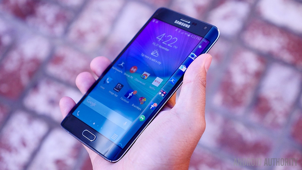 Smartphone màn hình gập của Samsung có đáng để chờ đợi? (ảnh 4)
