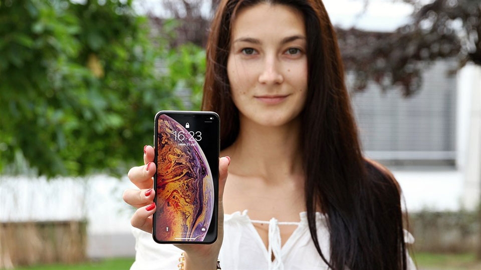 Bạn có nên mua iPhone XS Max hay không?