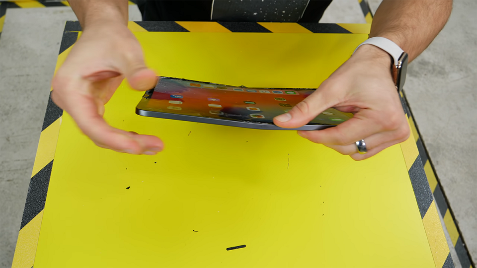 Tra tấn iPad Pro 2018 (ảnh 5) Tra tấn iPad Pro 2018 (ảnh 5)