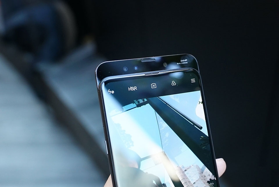 Cơ chế trượt của Mi MIX 3 còn bền hơn cả quảng cáo! (ảnh 2) Cơ chế trượt của Mi MIX 3 còn bền hơn cả quảng cáo! (ảnh 2)