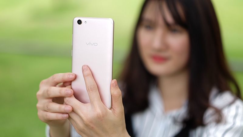Vivo "Bão Sale" đến 1 triệu đồng, cùng tuyển Việt Nam chinh phục AFF Cup Vivo "Bão Sale" đến 1 triệu đồng, cùng tuyển Việt Nam chinh phục AFF Cup