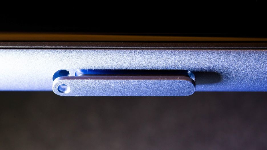 Ngắm nhìn iPhone XR cận cảnh với từng chi tiết nhỏ nhất 6