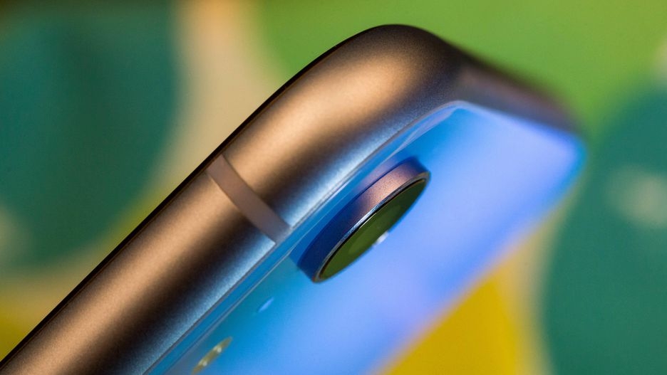 Bộ ảnh cận cảnh phô diễn từng góc nhỏ nhất của iPhone XR 16