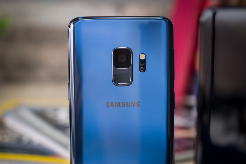 Galaxy S10 sẽ có phiên bản mặt lưng gốm (ảnh 1) Galaxy S10 sẽ có phiên bản mặt lưng gốm (ảnh 1)