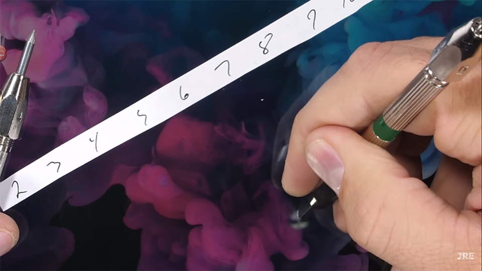 Tra tấn Surface Pro 6 (ảnh 2)