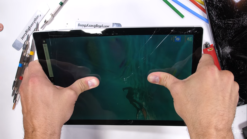 Tra tấn Surface Pro 6 (ảnh 5)