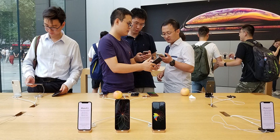 Người nghèo dùng iPhone (ảnh 1) Người nghèo dùng iPhone (ảnh 1)