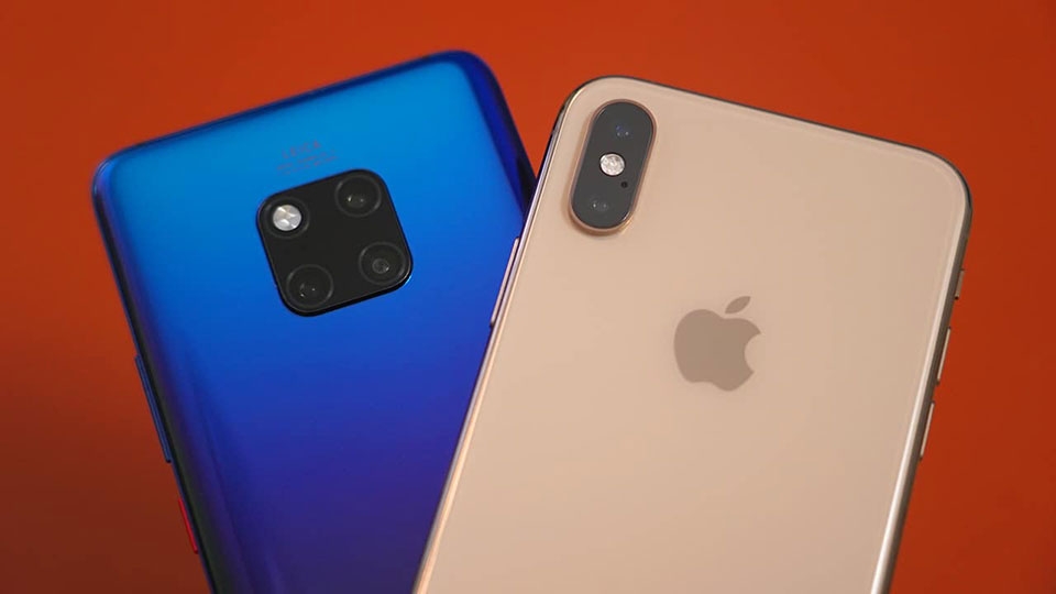 Mate 20 Pro vs iPhone XS Mate 20 Pro vs iPhone XS