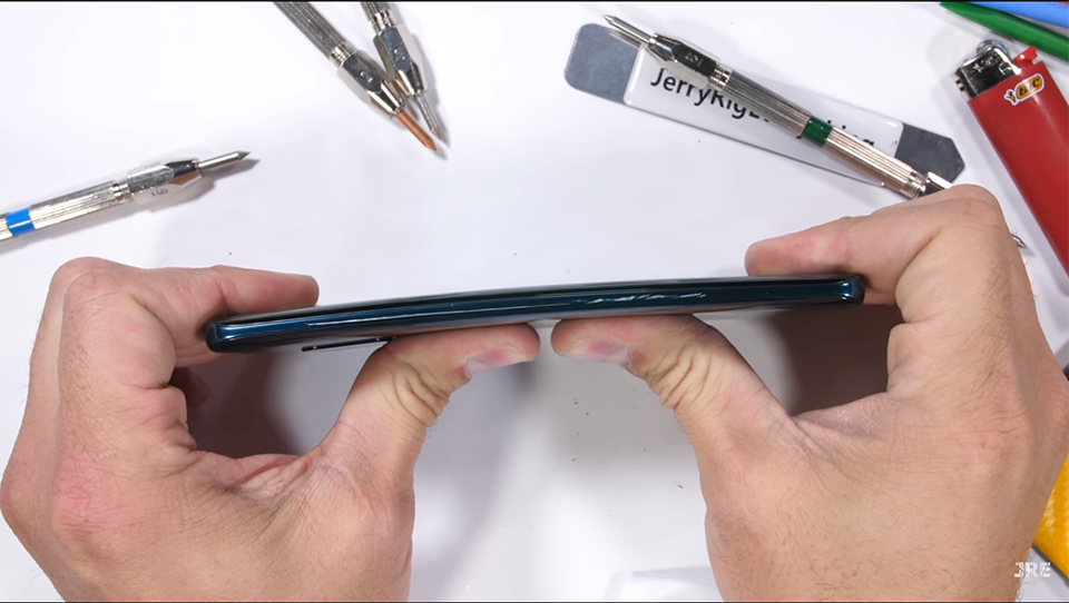 Tra tấn Huawei Mate 20 Pro (ảnh 4) Tra tấn Huawei Mate 20 Pro (ảnh 4)