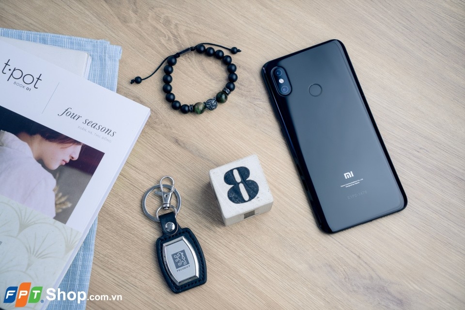 Xiaomi Mi 8 vs Xiaomi Mi 8 Pro 04