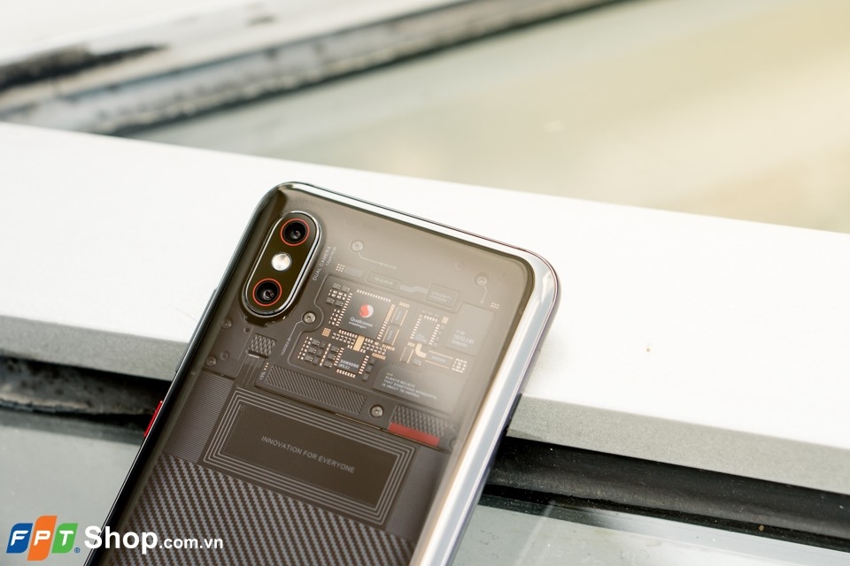 Xiaomi Mi 8 vs Xiaomi Mi 8 Pro 02