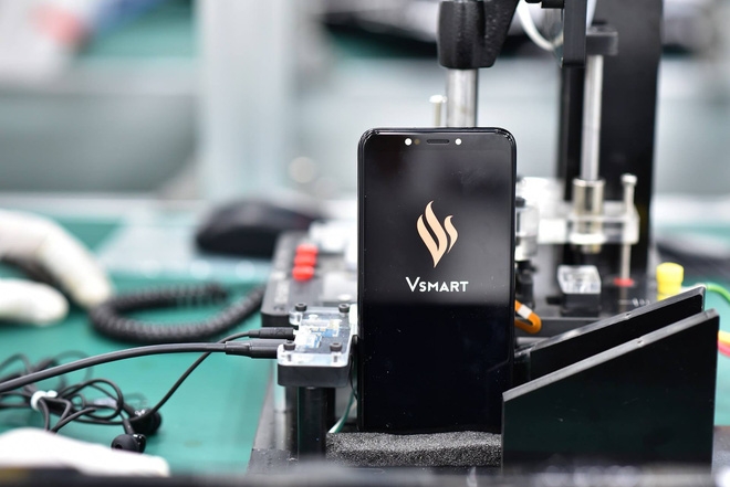 Vsmart sẽ ra mắt 4 mẫu smartphone đầu tiên vào ngày 14/12 Vsmart sẽ ra mắt 4 mẫu smartphone đầu tiên vào ngày 14/12