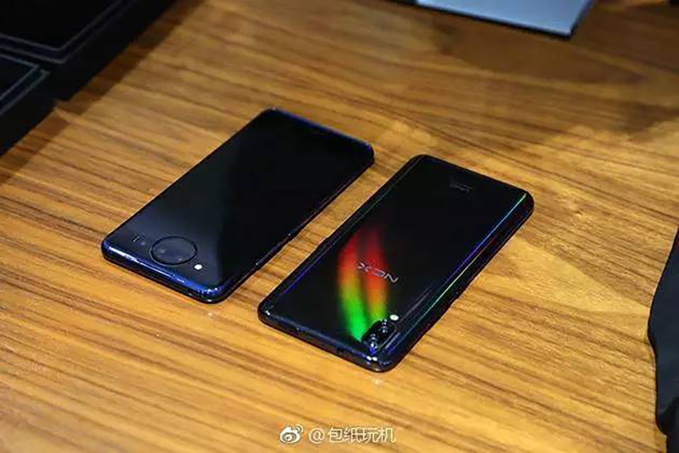 Vivo NEX 2 lộ ảnh thực tế (ảnh 1) Vivo NEX 2 lộ ảnh thực tế (ảnh 1)