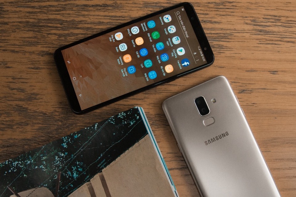 Galaxy J8