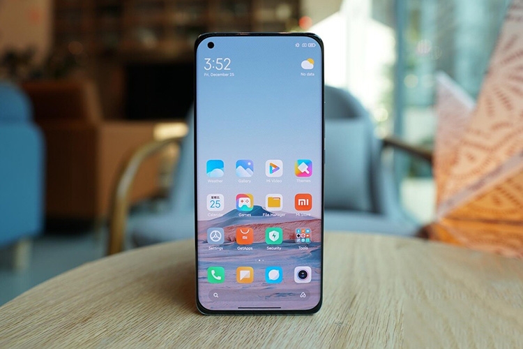 Màn hình nốt ruồi là gi 9