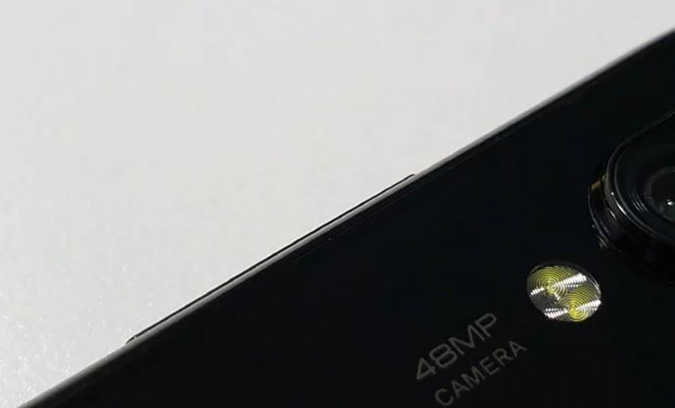 Smartphone 48MP của Xiaomi sẽ có màn hình "nốt ruồi" (ảnh 1) Smartphone 48MP của Xiaomi sẽ có màn hình "nốt ruồi" (ảnh 1)