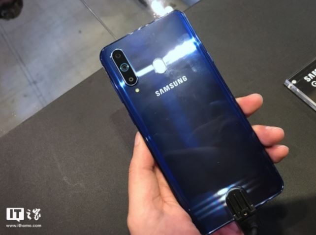 Samsung Galaxy A8s