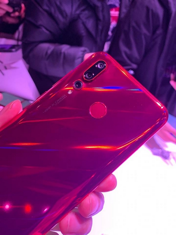 Huawei Nova 4