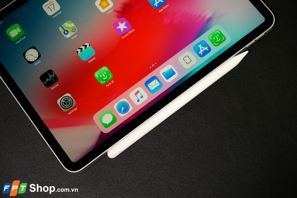 Trên tay iPad Pro 11 12