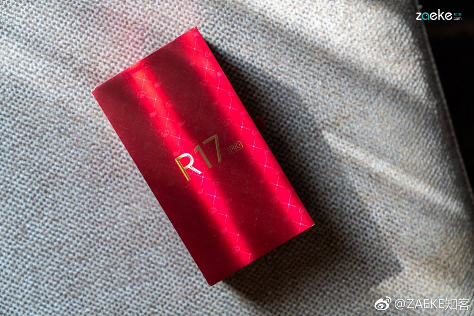 Mãn nhãn với bộ ảnh Oppo R17 và R17 Pro New Year Editon ảnh 6 Mãn nhãn với bộ ảnh Oppo R17 và R17 Pro New Year Editon ảnh 6