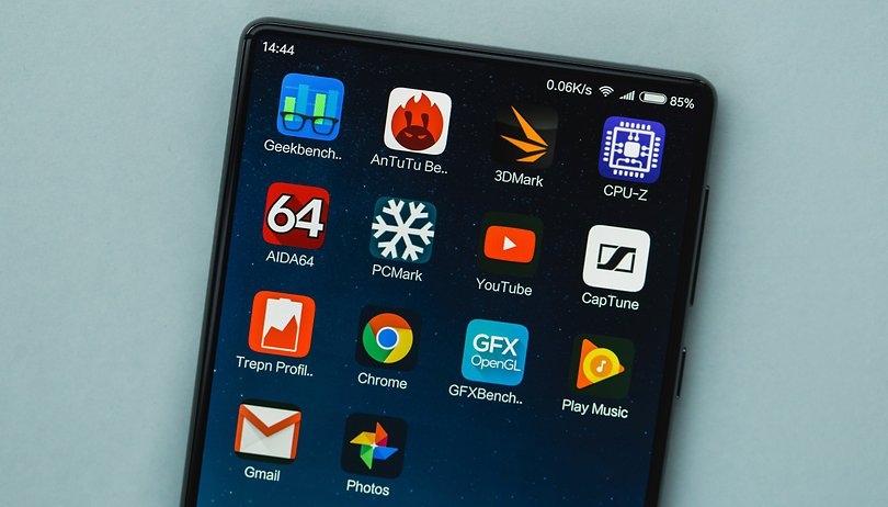 Điểm mặt những giải pháp nhằm tối ưu diện tích màn hình smartphone 2 Điểm mặt những giải pháp nhằm tối ưu diện tích màn hình smartphone 2