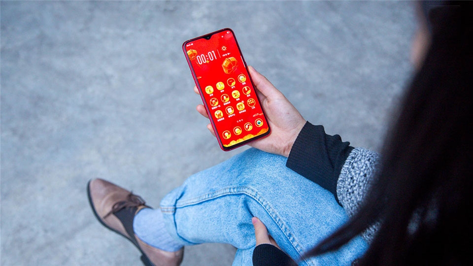 OPPO R17 và R17 Pro New Year's Edition OPPO R17 và R17 Pro New Year's Edition