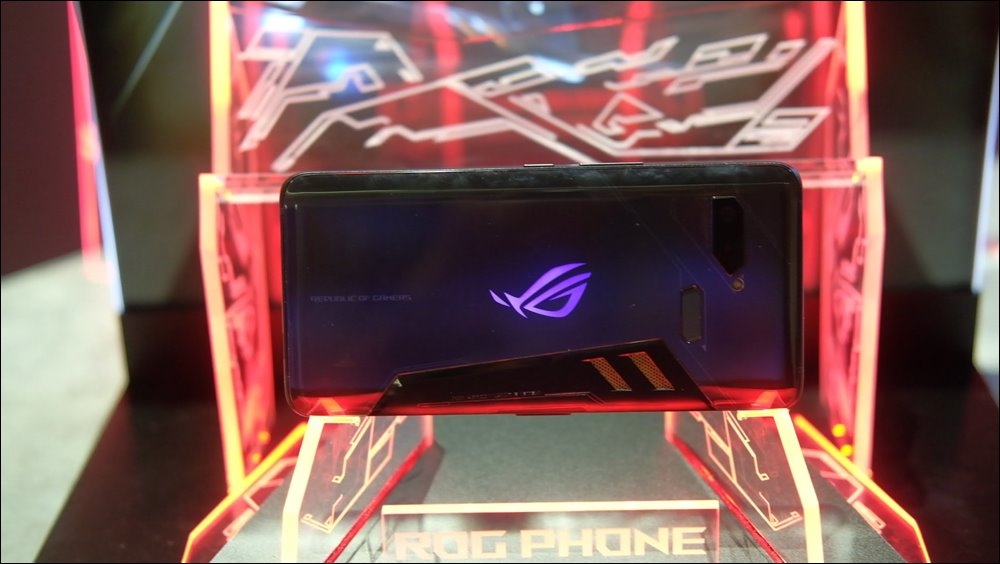 Asus ra mắt smartphone chơi game ROG tại Việt Nam 2