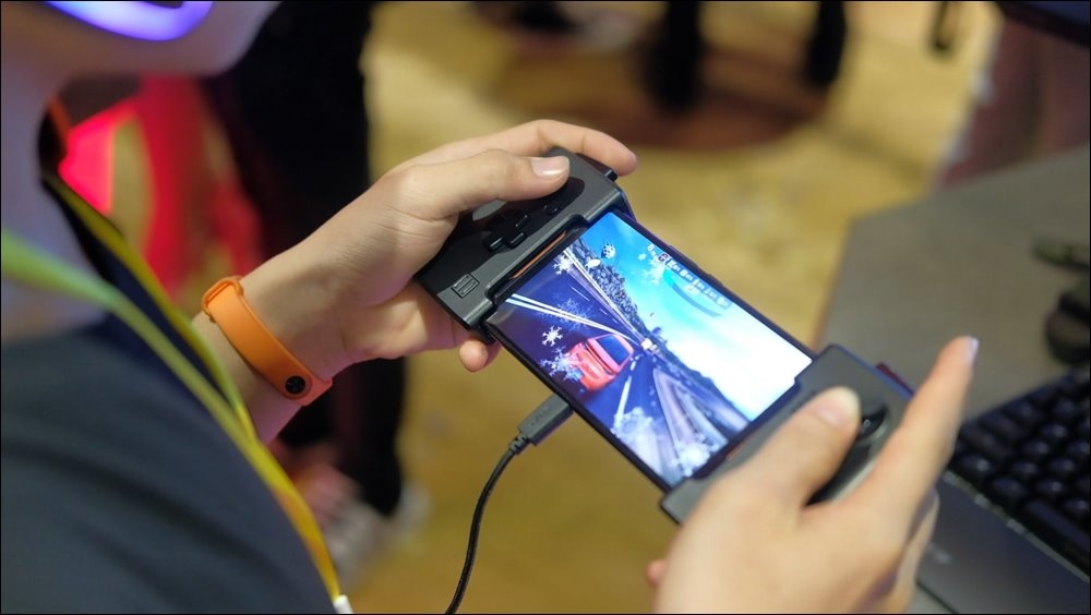 Asus ra mắt smartphone chơi game ROG tại Việt Nam 3