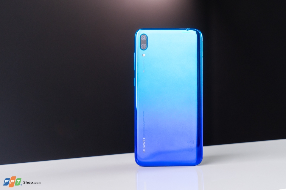 Trên tay Huawei Y7 Pro (2019): thiết kế "giọt nước", camera kép A.I khẩu độ f/1.8, pin 4000mAh