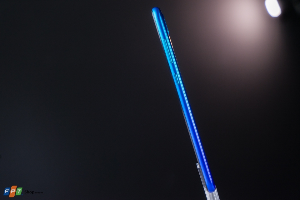 Trên tay Huawei Y7 Pro (2019): thiết kế "giọt nước", camera kép A.I khẩu độ f/1.8, pin 4000mAh