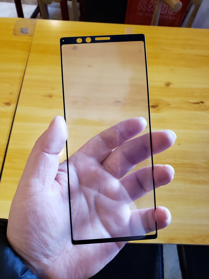 Rò rỉ miếng dán màn hình Xperia XZ4 (ảnh 4)