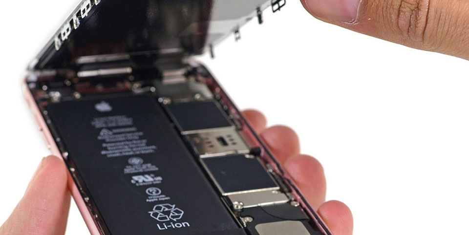 Apple thay thế 11 triệu pin iPhone trong năm 2018