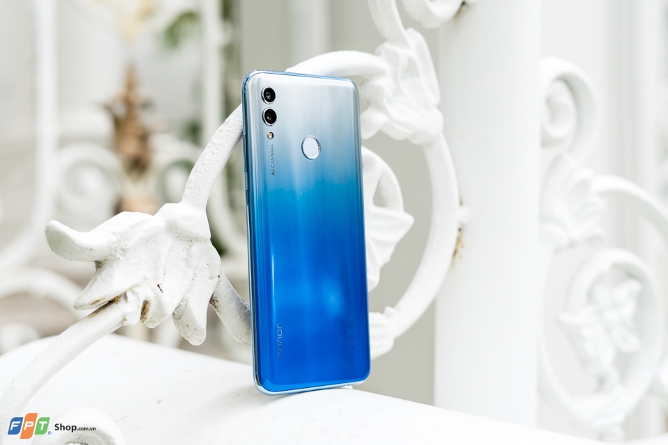 Trên tay Honor 10 Lite 01
