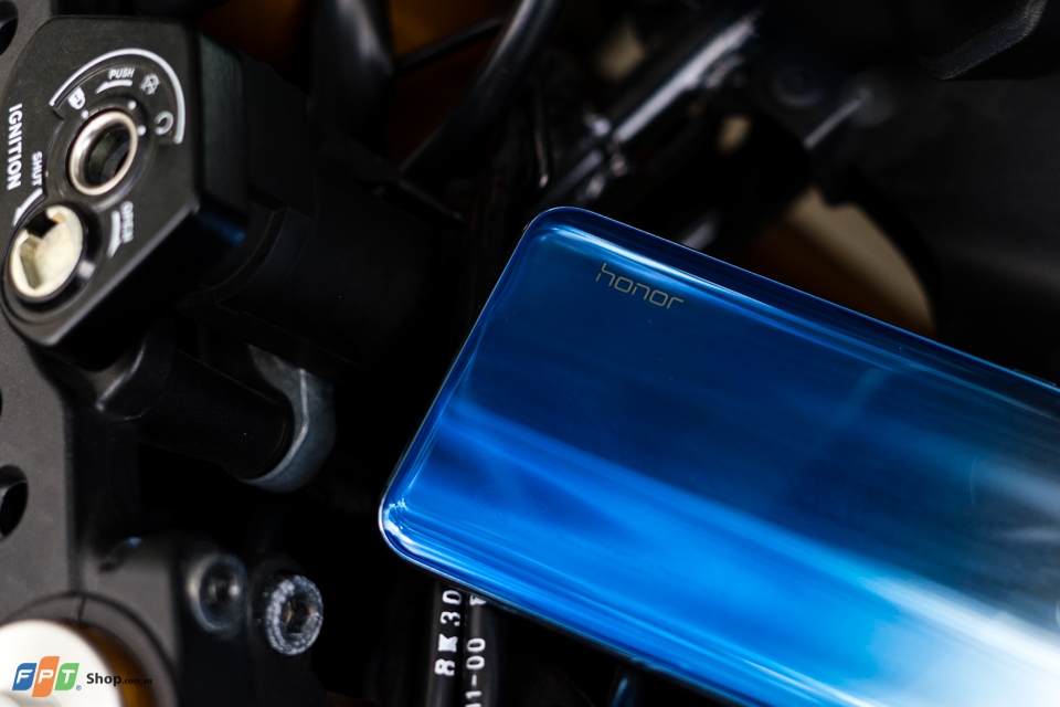 Trên tay Honor 10 Lite 12